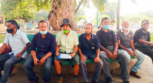 Jerasaun Martire no Antigu Konbatente Libertasaun Nasional (JMAKLN) husi Kaixa Komando 03, Hudi Laran no Manleuana, hala&#039;o hela komunikadu imprensa iha jardin 5 de maio, segunda (27/9). 