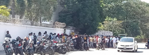 Movimentu Atoni Oan sira ne&#039;ebe konsentra hela iha Gabineti ZEEMS farol, segunda (14/06).