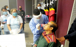 Ekipa Saude Timor Leste halo Teste Swab ba Primeiru Ministru VIII Governu Konstitusional, Taur Matan Ruak, iha Dili foin lalais ne&#039;e