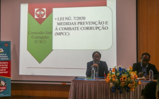 Komisaun Anti Korrupsaun (KAK) sensibiliza lei Medida Prevensaun Kombate Korrupsaun (MPCC) ba  dirijente no funsionáriu sira iha MAPKOMS.
