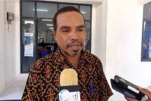 Prezidente CNJTL Munísipiu Baukau, Julio Paulo Gomes, ko&#039;alia hela ba mídia iha salaun apuramentu Baukau, kinta (19/05).