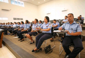 Membnru PNTL sira ne&#039;ebe tuir hela formasaun iha Sentru Formasaun Polisia.