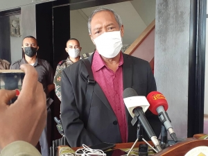 Ministru Defeza no Ministru Interior Interinu Bri-Gen (Ref) Filomeno da Paixão de Jesus Ko&#039;alia ba Midia hafoin hasoru malu ho Primeiru Ministru Taur Matan Ruak iha Palasiu Governu (6/4)