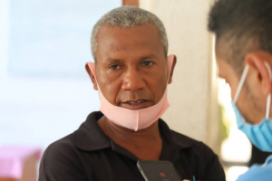 Fisklizador CU-IHC) João da Costa Freitas, ko&#039;alia hela ba www.tempotimor.com iha Postu Administrativu Vemase, Domingu (18/08).