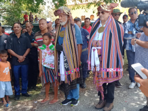 Eis-Prezidente Republika (2002-2007) no Eis-Primeiru Ministru (IV Governu Konstitusional 2007-2012) Kay Rala Xanana Gusmão ho Eis-Prezidente Republika José Ramos Horta vizita suku Grotu, Municipiu ManuFahi (22/9)
