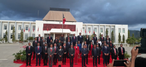 Foto Hamutuk PM Taur Matan Ruak no Membru VIII Konstitusional hamutuk ho PR Francisco Guterres Lu Olo hafoin membru governu na&#039;in 21 simu posse iha palasiu Prezidensila, Dili (24/6)
