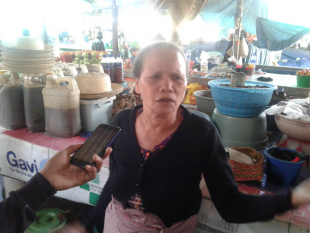 Vendedór tomate iha merkadu Taibessi, Palmira Ximenes hatoo hela nia lamentasaun ba media sira konaba nia sasan ne&#039;ebé la folin iha tempu Serka Sanitária neebé estadu aplika iha kapital nasaun nian, tersa (16/03).