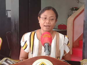 Vice-ministra Turizmu Komunitariu no Kultura, Inacia da Conceicao Teixeira ko&#039;alia ba jornalista sira hafoin hasoru-malu ho Primeiru Ministru Taur Matan Ruak iha palasiu governu, tersa (07/07).