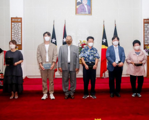 Prezidente Repúblika (PR), José Ramos Horta foto hamutuk ho Família militar Na&#039;in-lima husi Repúblika Korea Súl iha palásiu Prezidensial Bairo Pite, segunda (08/08).