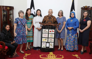 Prezidente Repúblika (PR), José Ramos Horta,  foto hamutuk ho espoza husi embaixadór rezidente sira iha Timor-Leste.