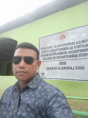 Xefe Suku Laisorulai de Baixo, Julio Farkhus Pinto ko&#039;alia hela ba www.tempotimor.com iha nia kna&#039;ar fatin, sabadu (06/11).
