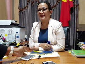  Eis Sekretária Jerál Parlamentu Nasionál (PN) Cedelizia Faria dos Santos iha nia kna&#039;ar fatin iha PN