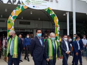 Parseiru Internasionál no Membru Govenru sira partisipa lansamentu Feira Agrofloresta no Turizmu, iha Timor Plaza.
