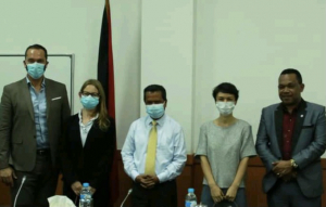 Prezidente Parlamentu Nasionál (PN), Aniceto Longuinhos Guterres Lopes, Vise Prezidente PN Luis Roberto foto hamutuk ho ekipa Misaun Akonsellamentu husi Organizasun Nasaun Únida (ONU), iha PN, kuarta (20/10).