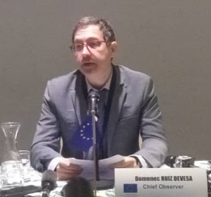 Xefe Observadór MOE (Missaun Observasaun Eleitoral), Uniaun Europeia nian, Domènec Ruiz Devesa hala’o konferénsia imprensa iha Ótel Timor, Kolmera, segunda (21/03).