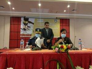 Polisia Nasional  Timor Leste,Komisariu Faustino da costa Ho Diretora ezekutivo UIF, Maria José Sarmento Asina nota entendemntu asiste husi Prezidente BCTL Abrao de Vasconcellos, Iha Hotel novo turismu,Sesta(12/2)
