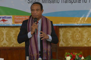 Ministru MAPKomS, Francisco da Costa Pereira Jerónimu, halo&#039;o hela deskursu  iha salaun Ministériu Transporte no Komunikasaun (MTK), Kaikoli, kinta (29/7).