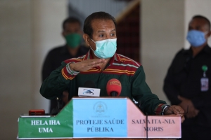 Primeiru Ministru Taur Matan Ruak, ko&#039;alia ba jornalista sira hafpoin hasoru malu ho Prezidente da republika, Dr. Francisco Guterres Lu Olo iha palasiu prezidensial iha sexta (17/4)