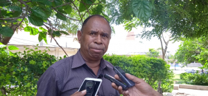 Administradór Postu Baguia, António Ramos ko&#039;alia hela ba mídia, iha resintu administrasaun Baukau, Segunda (16/01).