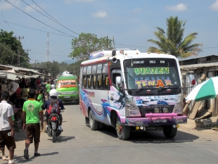 transporte publiku buka pasajeiru iha sidade laran