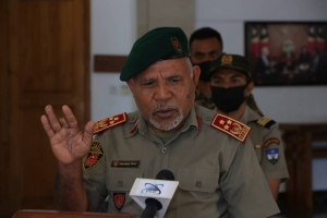 Eis Xefe Estadu maior Jenerál FALINTIL-Forsas Fefesa Timor-Leste (F-FDTL), Tenente Jenerál reformadu Lere Anan Timur.
