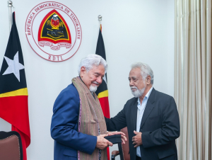 Primeiru-Ministru, Kay Rala Xanana Gusmão, kaer liman hela ho Espesialista ba Dezenvolvimentu Rekusu Humanu iha Association of Southeast Asian Nation (ASEAN), Bob Aubrey.
