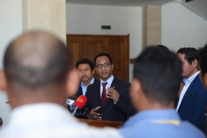 Komisariu Komisaun Anti Korrupsaun, Sergio Hornai Ko&#039;alia hela ba midia sira hafoin de enkontru ho Prezidente da Republika, Dr. Francisco Guterres Lu Olo, iha palasiu prezidensial Aitarak Laran, Dili (05/08)