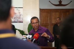Primeiru Ministru Taur Matan Ruak, ko&#039;alia ba Midia hafoin hasoru malu ho Preziente da Republika, Dr. Francisco Guterres Lu Olo iha palasiu Prezidensial, Dili (19/3)