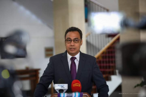 Prezidente Tribunál Rekursu (PTR) Deolindo dos Santos hatán hela perguntas husi jornalista sira iha Palásiu Prezidensiál bairru-pite, Dili, Tersa (20/10).