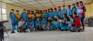 Estudante hamutuk nain 60 husi Eskola Sekundária DOMBALA iha Postu administrativu Laklubar neebé hetan sosializasaun husi Rotaract Club Of Manatuto, Sábadu (19/06). 