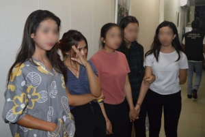 Sidadaun Estranjeitu sira ne’ebé Ekipa servisu kunjunta husi Servisu Migrasaun, IGT, Tributaria, PNSIK no AIFAESA asegura iha área Fatuhada no Hudi Laran Dili.