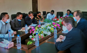Ekipa husi Sekretária Estadu Formasaun Profesionál no Empregu (SEFOPE) hamutuk ho ekipa Uniaun Europeia hala&#039;o hela sorumutuk kooperasaun kona-ba área formasaun profesionál ba juventude sira iha nável remota, iha salaun enkontru, SEFOPE, Kaikoli, tersa (28/09).