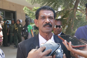 Ministru Asuntu Kombatentes Libertasaun Nasionál (MAKLN) Julio Sarmento da costa &quot;Meta-Mali&quot; Hatán hela perguntas husi jornalista sira iha Kuartel Jerál Fatuhada Dili, Kinta (20/08)