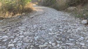 Kondisaun Estrada dirasaun Postu Administrativu Kelikai, Munisipiu Dili.