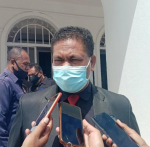 Ministru Ensinu Superiór, Siénsia no Kultura (MESSK), Longuinhos dos Santos.