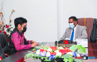 Ministru Ensinu Superiór, Siénsia no Kultura (MESSK), Longuinhos dos Santos, halo enkontru ho Embaixadór Timor-Leste ba Mozambiké, Francisco Branco.