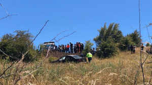Timor oan sira ho triste hamriik hare polisia australiane&#039;ebe hala&#039;o hela sira nia kna&#039;ar iha fatin kareta baku fila hodi hamate Timor Oan ida iha Tasmania