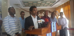 Reprezentante komunidade Vikeke nian koalia hela ba midia iha palasiu PR, Dili (28/10)