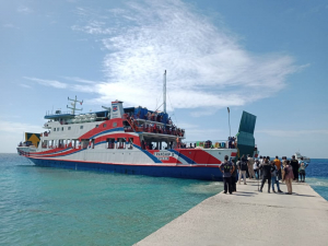 Ró Tranship II ne&#039;ebé PM Taur Matan Ruak ho komitiva uza hodi ba inagura postu UPM iha Akrema to&#039;o ona iha portu Atauro. Sesta (11/06).