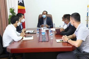 MAPKomS, Francisco Martins Jerónimo, audiénsia hela ho Diretór Ezekutivu kompañia telekomunikasaun Telemor Tran Van Bang, iha gabineti MAPKomS, palasiu governu, kinta(22/07).