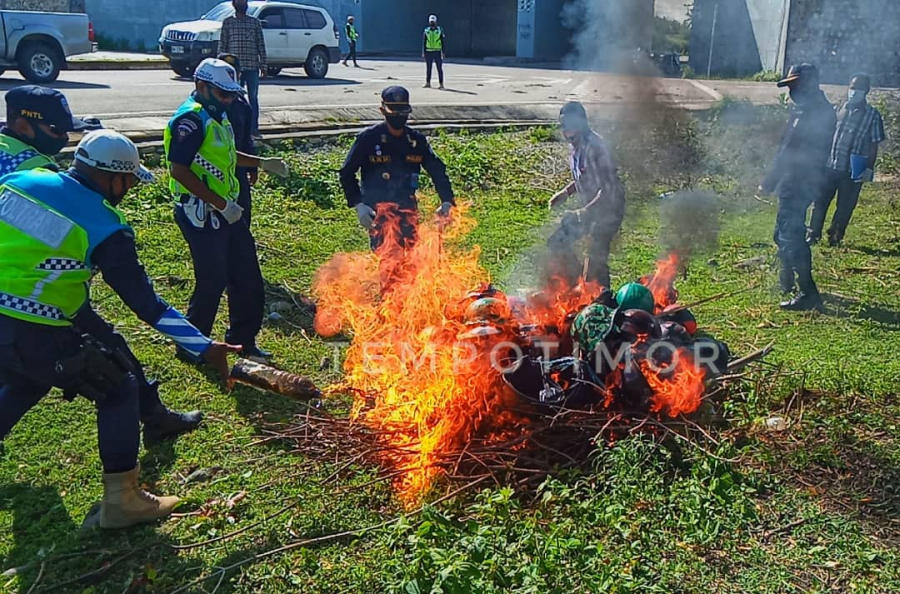 PNTL Covalima hamutuk ho Ministériu Públiku halo destriosaun ba kapasete sira ne&#039;ebé la tuir estadarizasaun motorista nian