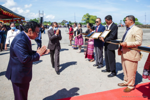 Prezidente Repúblika (PR), Francisco Guterres Lú Olo hamutuk ho Primeiru Ministru VIII Governu Konstitusional, Taur Matan Ruak komprimenta Kondekoradu sira iha loron aniversariu Independensia Timor Leste ba dala 45 iha Likisa, Sabado (28/11)