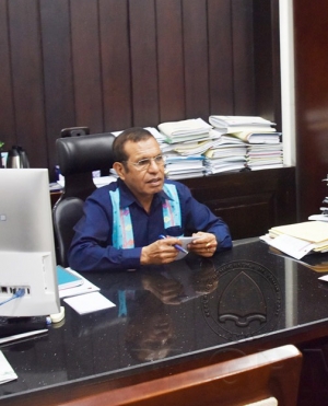 PM Taur iha hela ninia meza serbisu iha Palasiu do Goevrnu