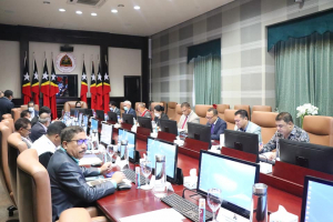 Membru Governu partisipa hela reuniaun Konsellu Ministru iha Palasiu Governu, momentu balun liuba. 