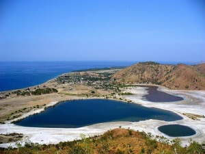 Tasi tolu is located west of Dili