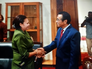 Prezidente da Republika, Francisco Guterres Lu Olo, simu Prezidente partidu KHUNTO, Armanda Berta dos Santos, iha palasiu Prezidensial, dili (23/01)