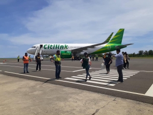 Timor-oan sira ne;ebe tun husi Aviaun citylink simu husi autoridade sira iha aeroportu Nicolao Lobato, komoro (29/3)