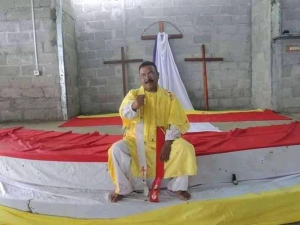 Konselleiru Maximu partidu KHUNTO iha okaziaun ruma iha nia kna&#039;ar fatin