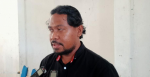 Kordenadór siensia iha UNESCO Timor-Leste, Luis Nivio, ko&#039;alia hela ba mídia iha salaun edukasaun Baukau, kuarta (25/05).