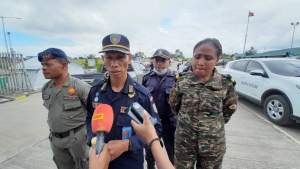 Komadante PNTL Munísipiu Baukau, Superintendente António De Sá, ko&#039;alia hela ba mídia iha HoREX Baukau, kinta (21/04).